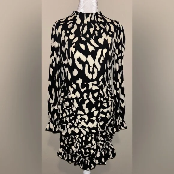 Elegant Black & Cream Women's Dress - Picture 1 of 4